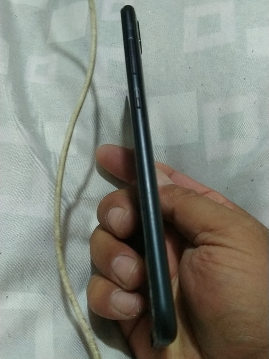 华为畅享9成色不错，内外屏爆，开机能打进电...