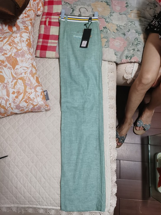 全新二尺五的裤子（33尺码），材料是亚麻那...