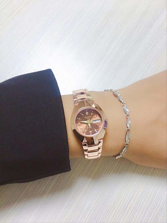 出闲置女士双日历防水时尚手表一块，生日朋友...