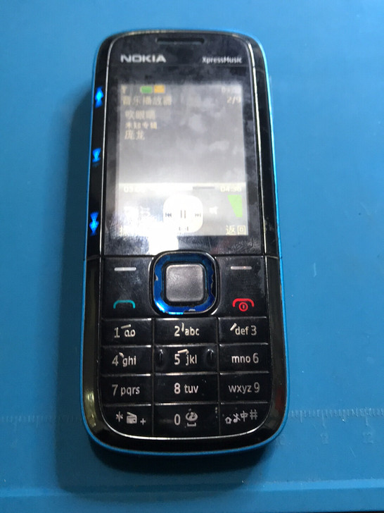 诺基亚5130，音乐手机电池还可以，配有充...