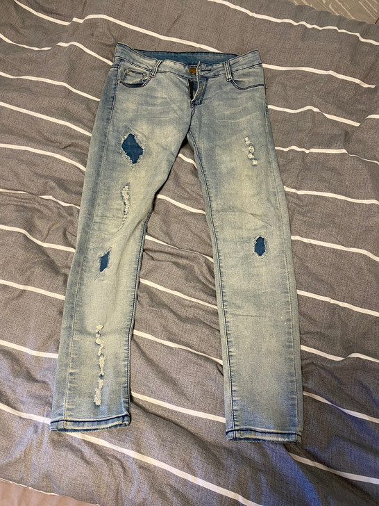 Bershka复古破洞紧身牛仔裤