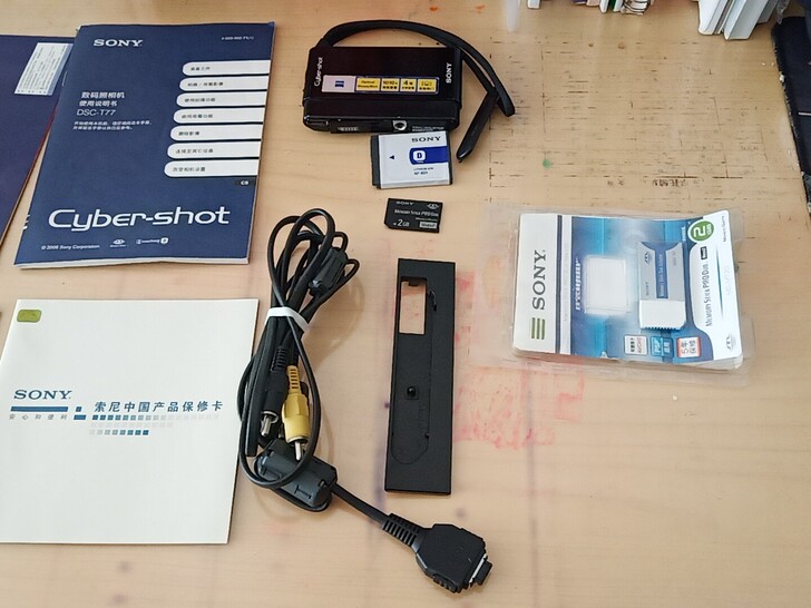 索尼DSC-T77 350元，看好再拍。年...