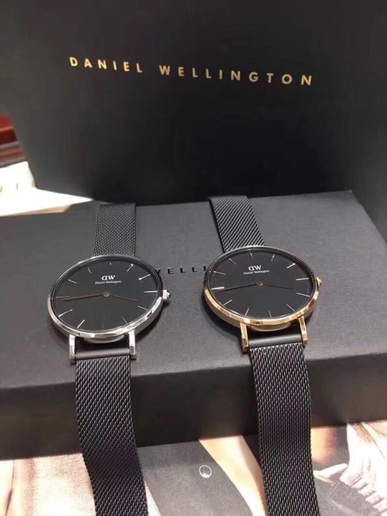 DW手表 手表是品牌方寄过来直播的样品，还...