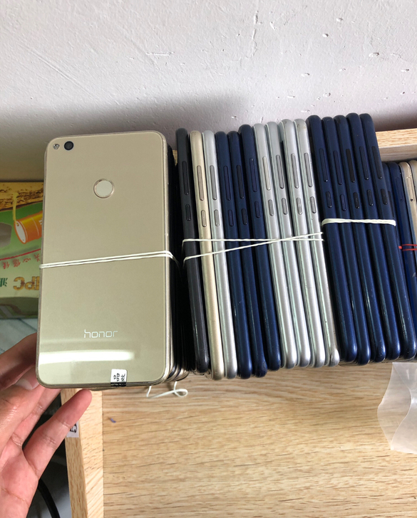 荣耀8青春版4+64手机批发 工作室用机