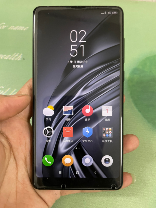 小米mix2。6+128。黑色。骁龙835...
