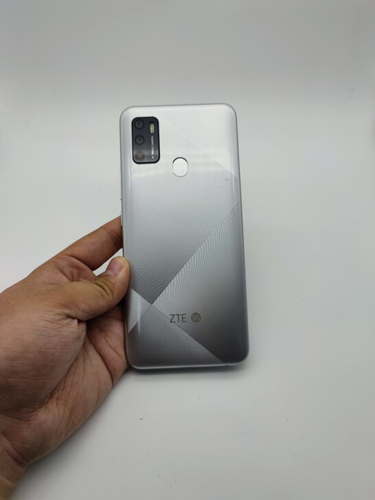 中兴 Blade V2021 5G 4+6...