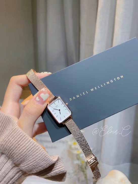 新品 DW小方表手表女简约复古小绿表石英女...