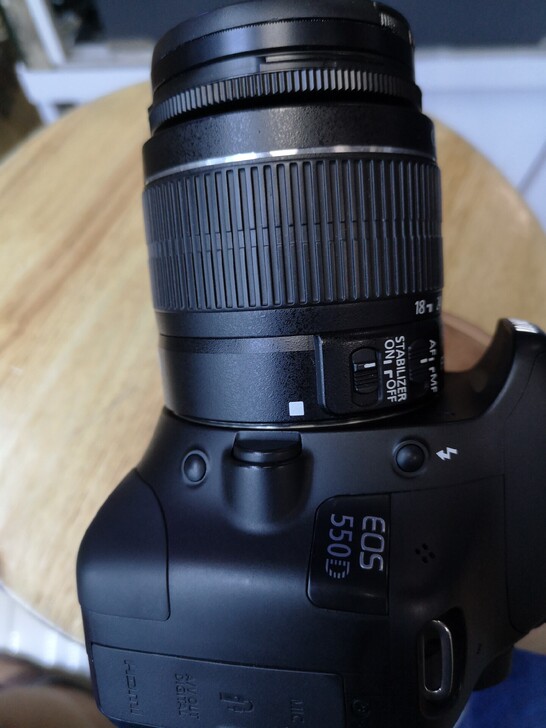 佳能550Ｄ套机含18-55is镜头 成色...