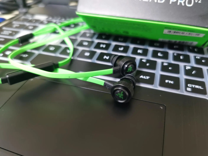Razer/雷蛇战锤狂鲨专业版V2入耳式游...