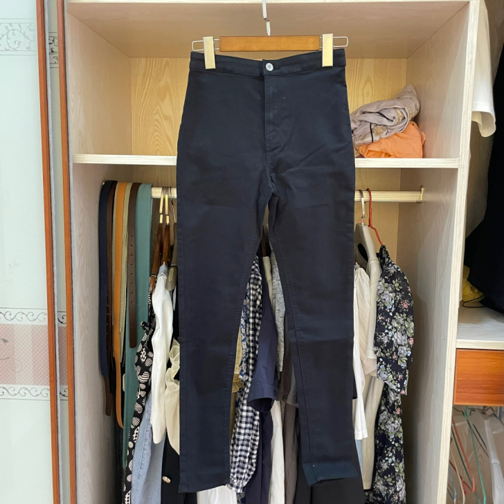 黑色牛仔裤 20元不包邮