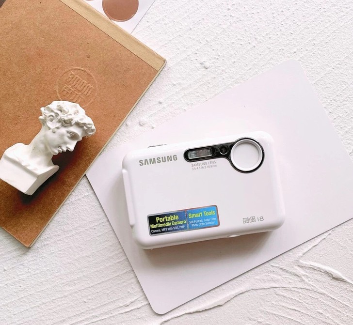 三星蓝调i8复古CCD 奶白色！