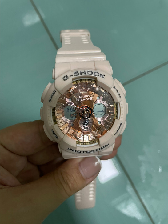 去年买的手表，不太带，不要了，粉色的表带有...