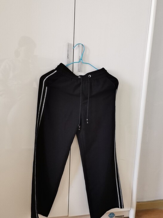 休闲裤，闲置了，后面两张是去重庆玩的时候照...