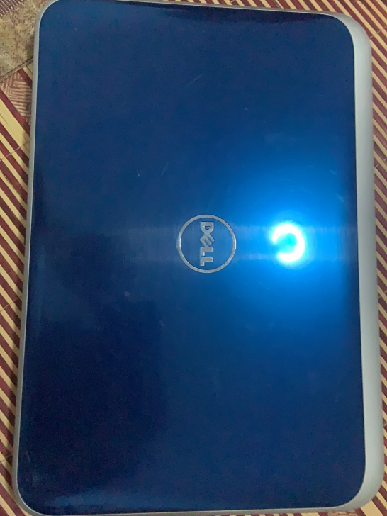 戴尔笔记本电脑