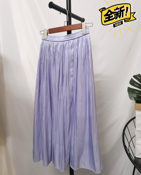 薄款半身裙，铜氨丝面料，轻薄款，均码，上身...