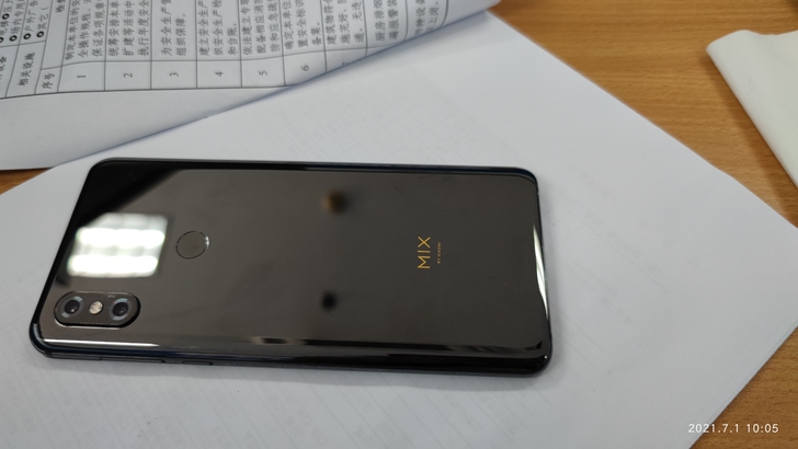 小米手机mix3 , 8+128的,黑色