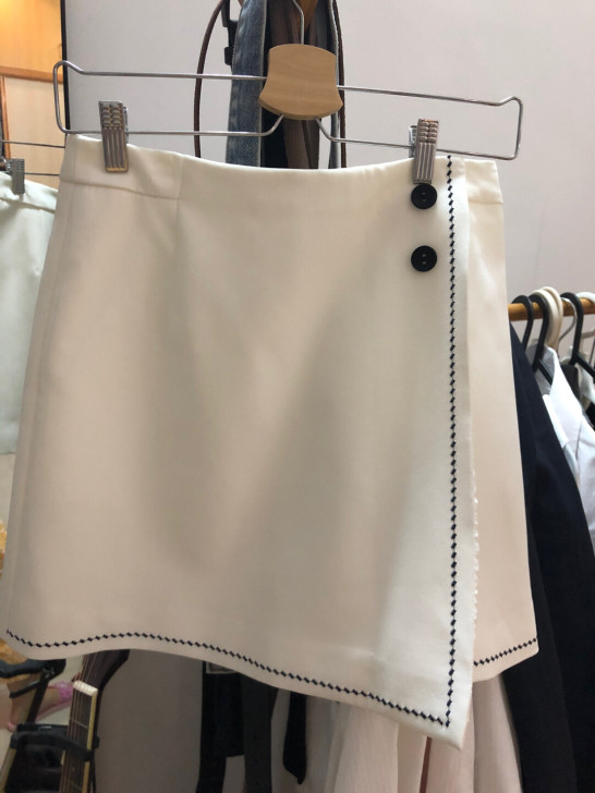 热风白色雪纺短裙，全新没穿过