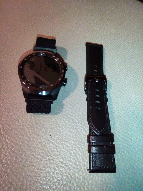 ticwatch PRO 九成新以上,两条...