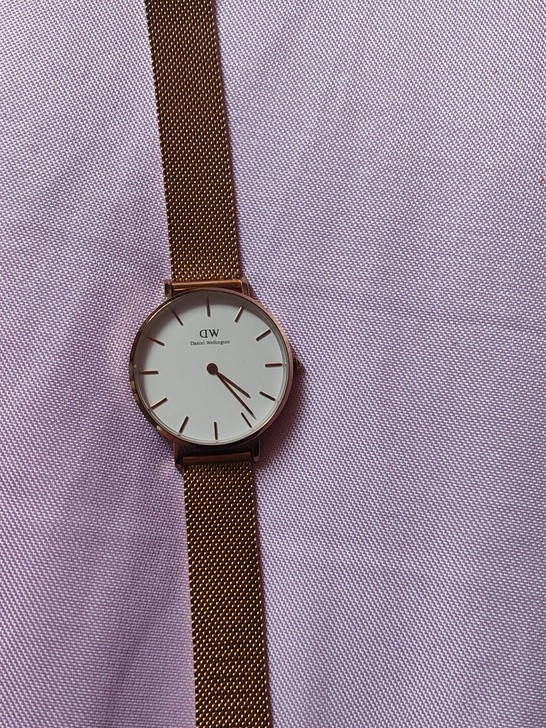 DW情侣手表，银白，土豪金，两只全新。两只...