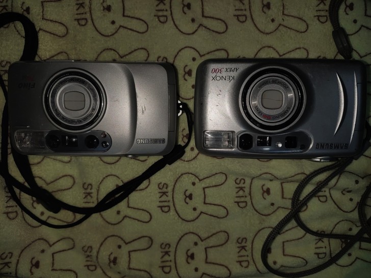 三星相机两个 ,刚收到的,功能无法测试,6...