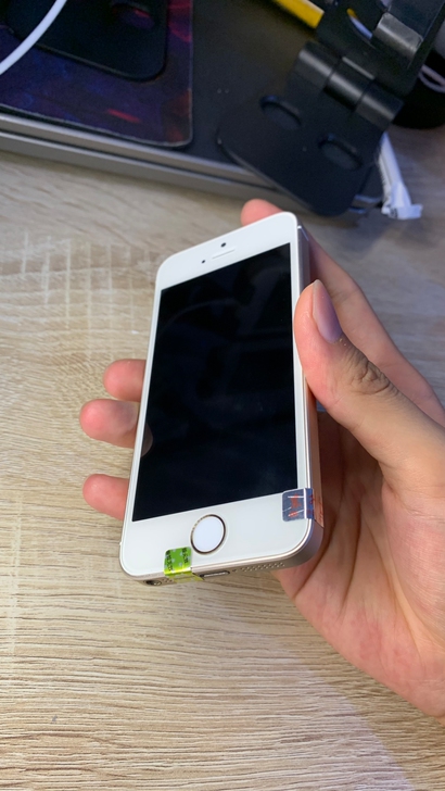 苹果SE 成色很新的iPhoneSE 成色...