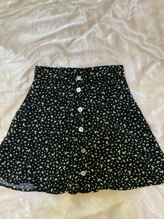 hm 碎花短裙34码 买来洗了没穿过 30...