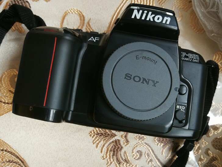 尼康F601胶片单反相机 外观成色不错，取...