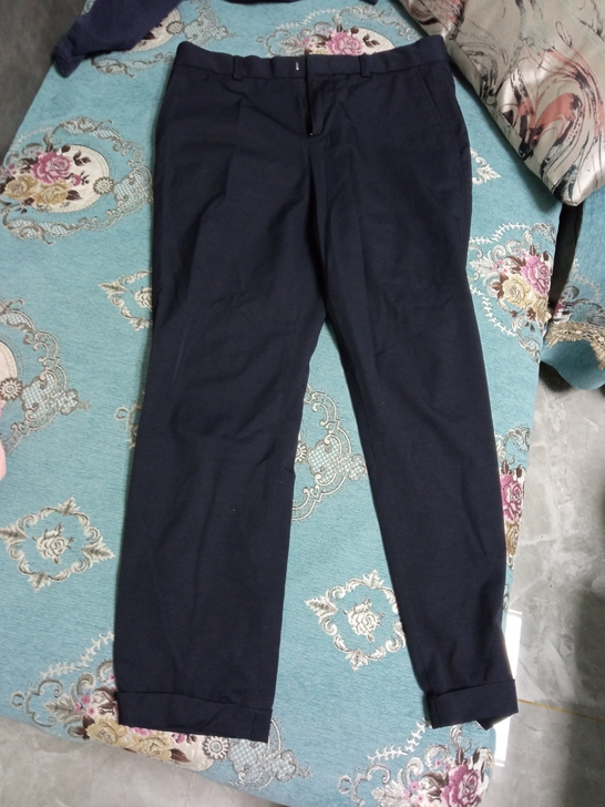 杰克琼斯裤子170尺码的，共2条，第一条几...