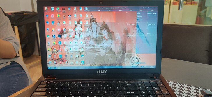 微星MS-16GF笔记本电脑