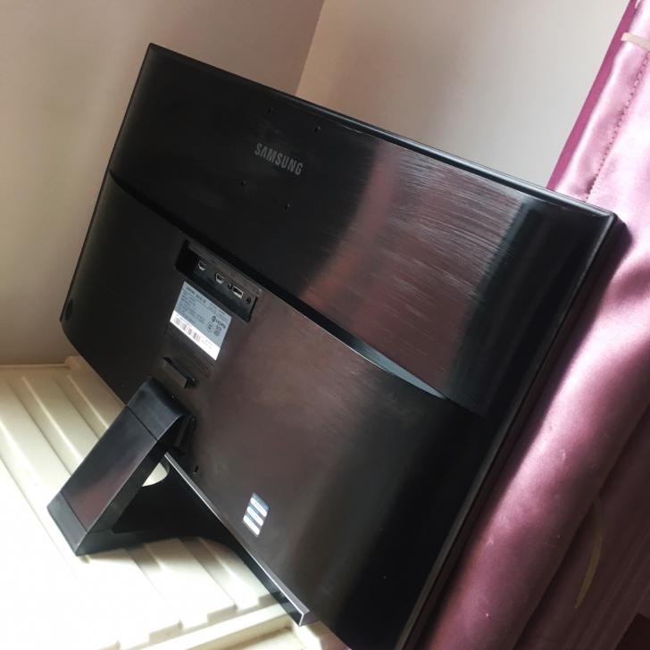 99新三星显示器，27寸，屏幕完好无损，显...