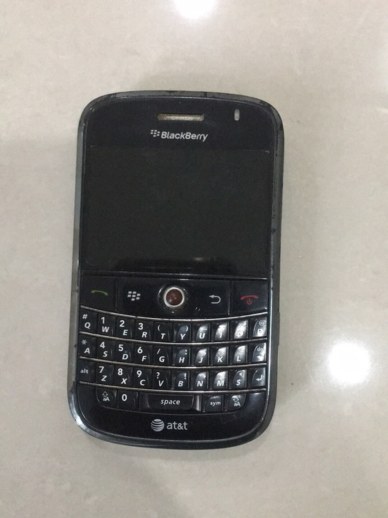 黑莓9000,电池坏了。转给有缘人收藏