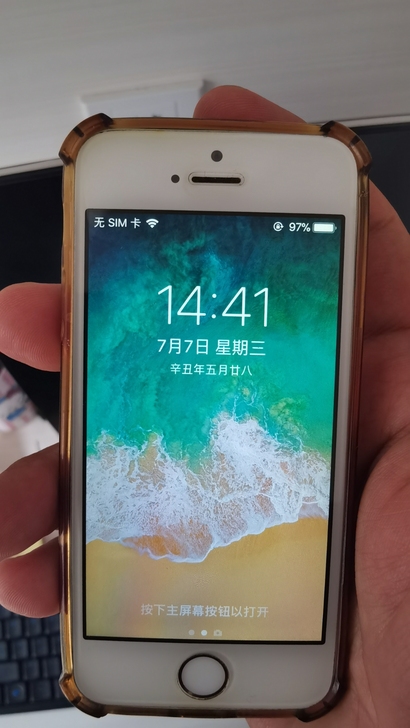 iPhone SE，16g 11系统，这个...