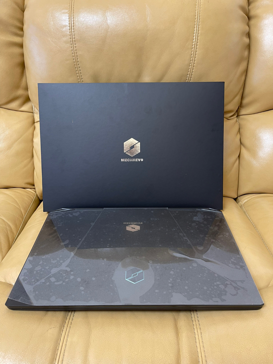 机械革命 钛钽plus i7 10870H...