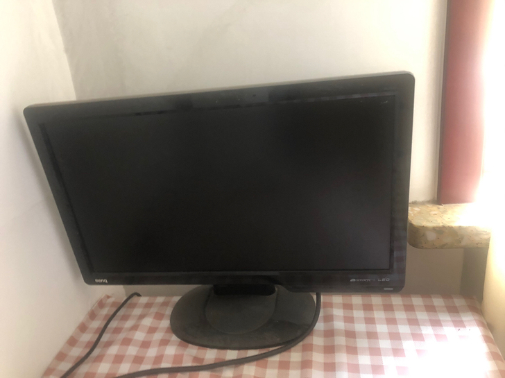 电脑显示屏 明基