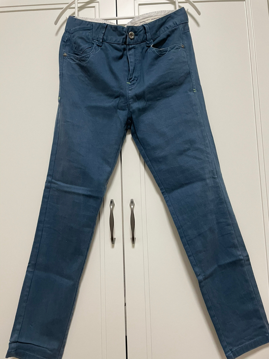 飞鸟和新酒 蓝色裤子