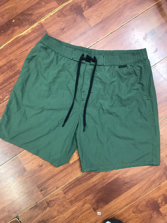 1条，家具沙滩短裤，面料柔软舒适！