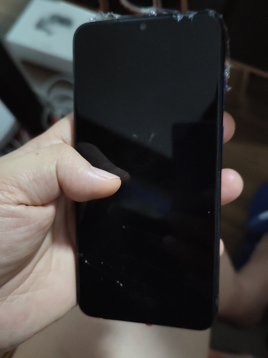 vivo Y97屏坏内爆机器，4+128G...