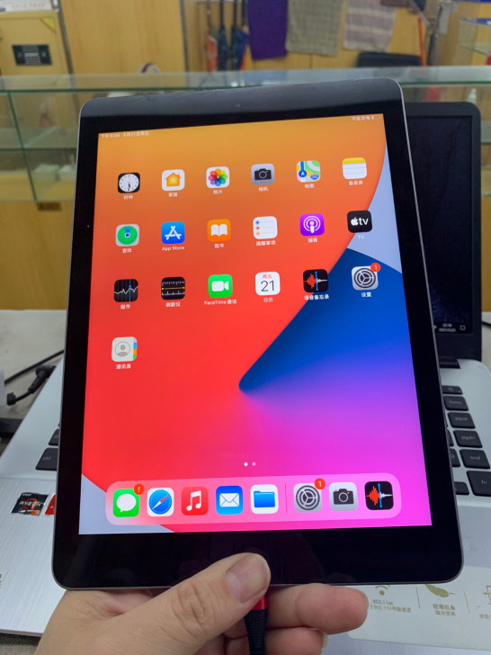 2018款iPad 9.7 32g 插卡4...