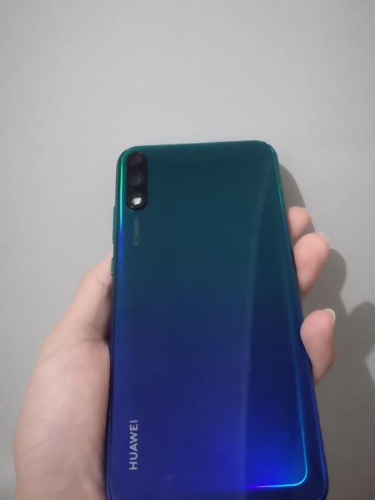95新 华为 畅享10 极光蓝 4G+64G
