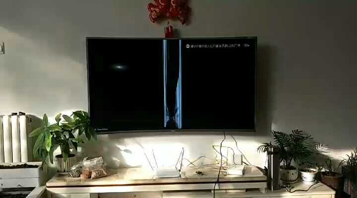 海尔55寸曲屏电视，买的时候六千多。18年...