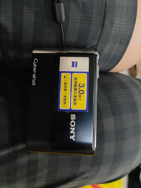 索尼照相机T70  有充电器电器和储存卡 ...