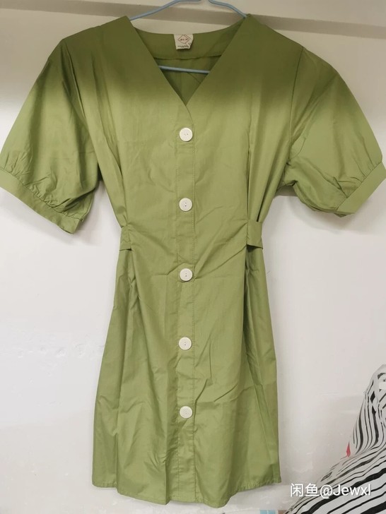 衣服裤子裙子，全部30一件，一件不包邮，两...