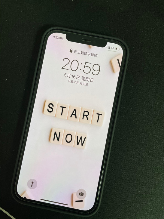 全新 iPhone12液态硅胶保护壳。