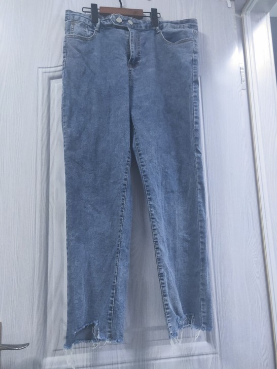 大码女士春秋夏季牛仔裤4xl，弹性特别好。