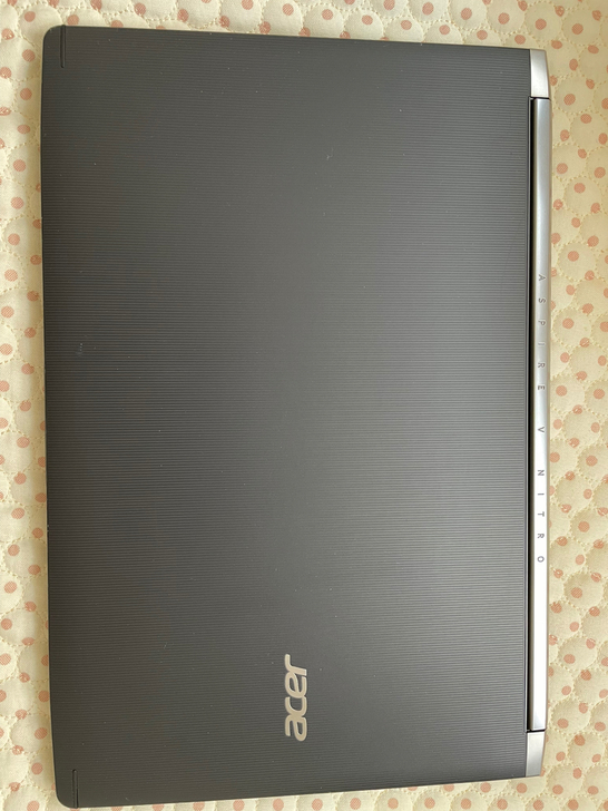 宏基暗影骑士vn7-592g，15.6寸