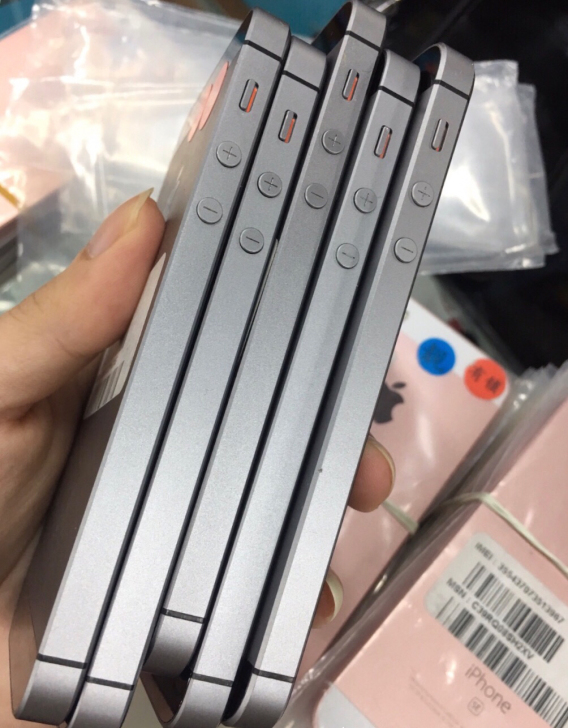 iPhone SE 32G 全原装几乎全新...