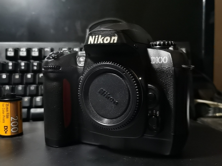 尼康D100 功能全好，取景器有道划痕(已...