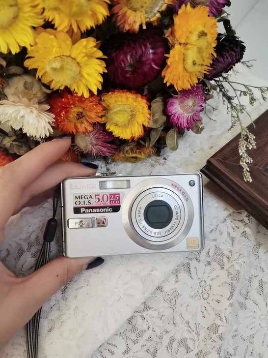 松下fx7银白色相机ccd