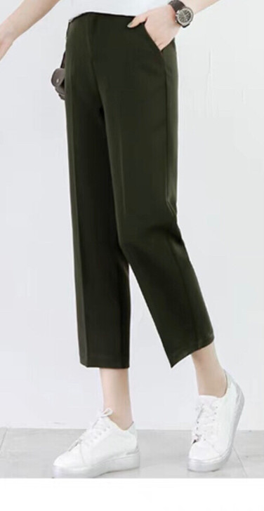 垂感十足的墨绿色九分西装裤,春夏都可穿