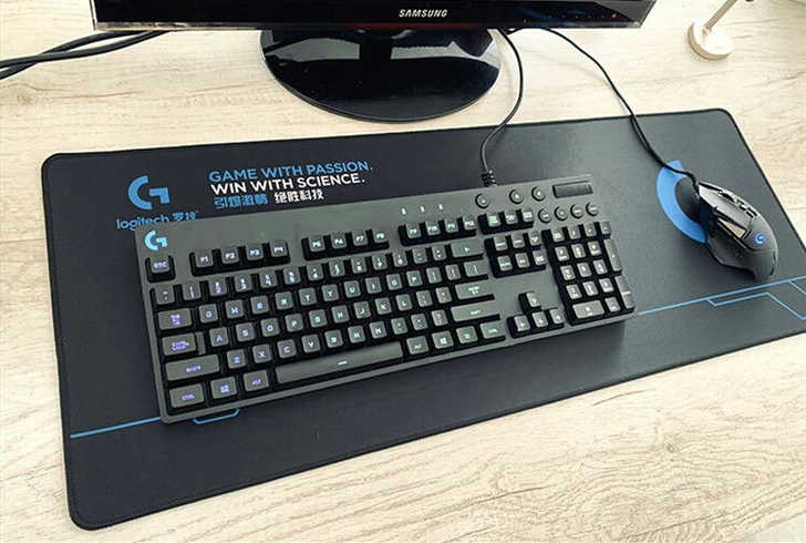 超大锁边游戏鼠标垫桌垫游戏键盘垫加厚包边电...